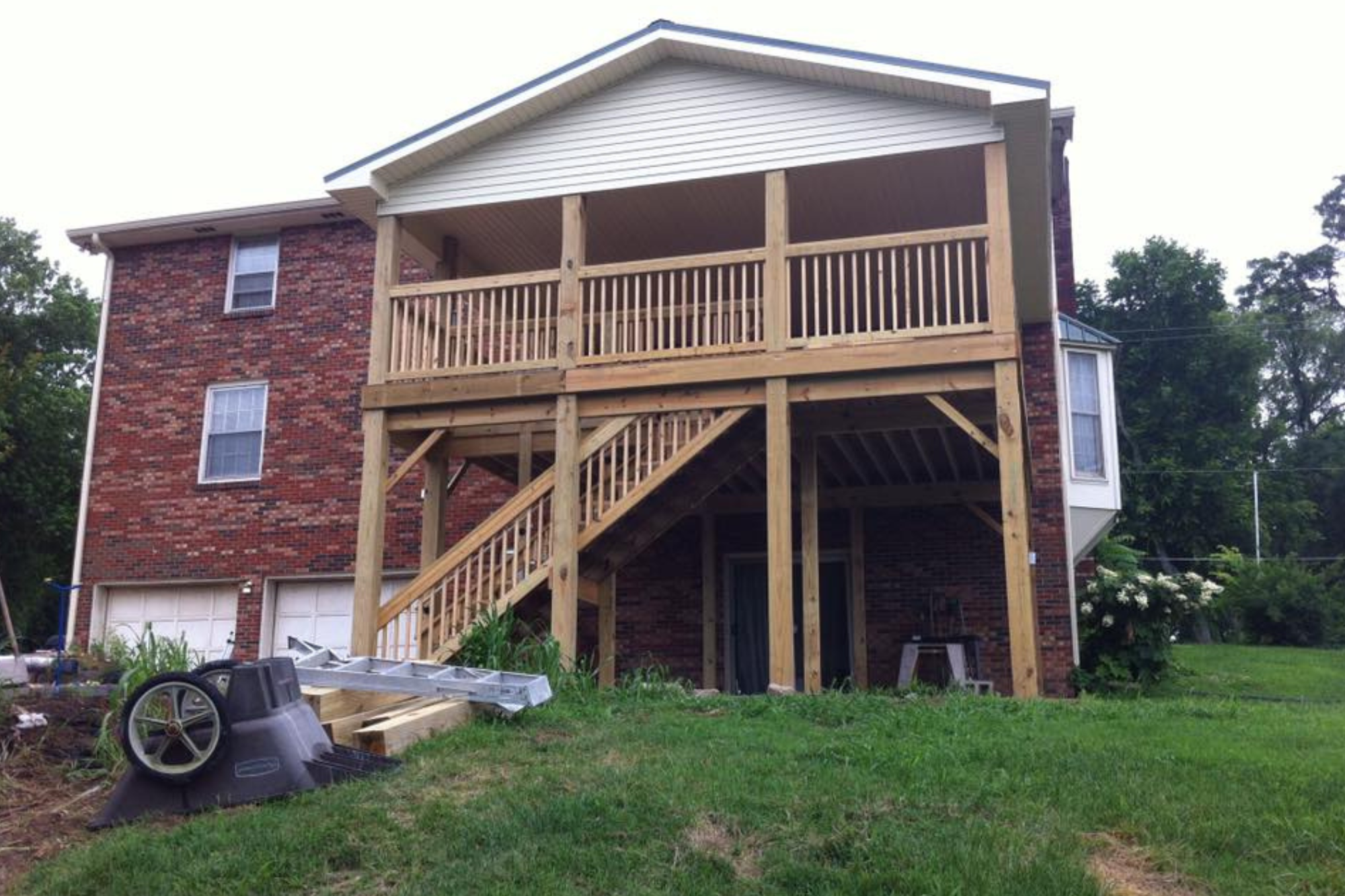 custom deck contractors